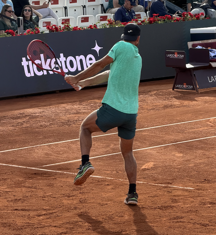 jump backhand